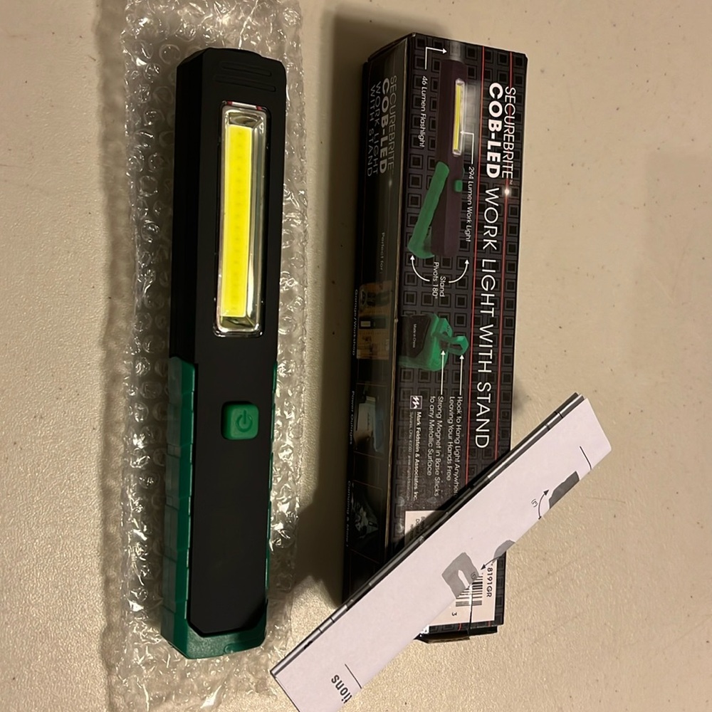 Cob-led work light with stand 2-in1 flashlight and wide work light in 1 device